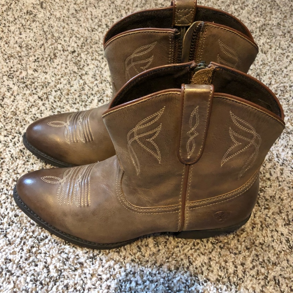 Ariat cowboy booties